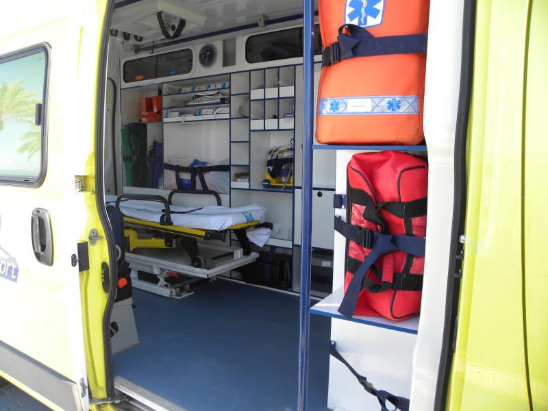 Un de les ambul&agrave;ncies de Salou