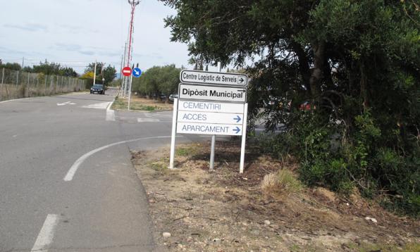 Carretera de acceso al depósito de vehículos. Grúa Salou -2