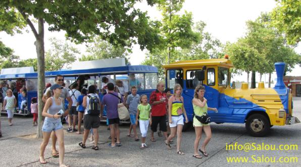 El trenet turístic té parada a PortAventura