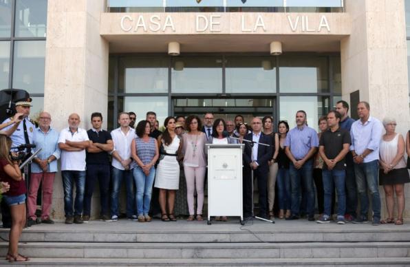 L'alcaldessa de Cambrils ha llegit un text contra l'ataque terrorista