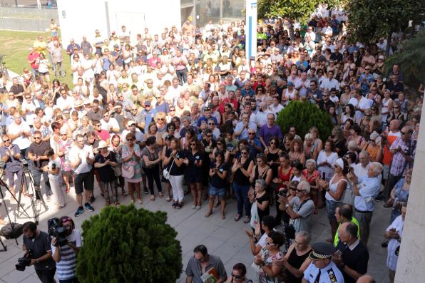 Més de 400 persones han participat en l'acte de Cambrils