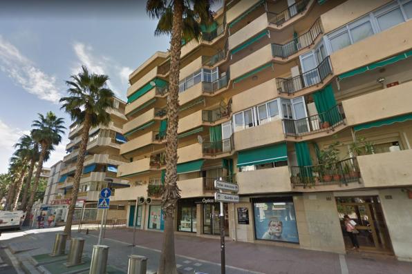 La mujer fue retenida en este edificio de la calle Barcelona