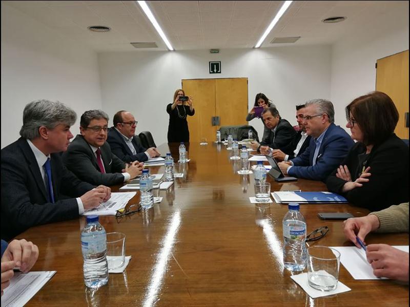 Reuni&oacute;n entre alcaldes y el delegado del Gobierno en Catalu&ntilde;a.