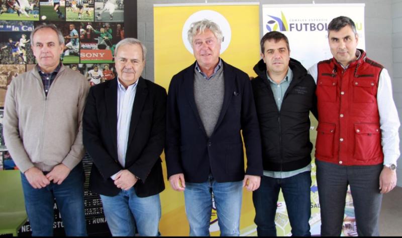 Representants de Mare Nostrum i de la pol&iacute;tica van presentar l'acte.