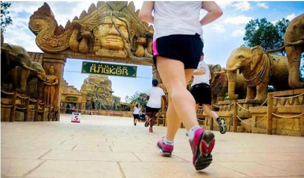 La carrera transcurre por el interior del parque temàtico