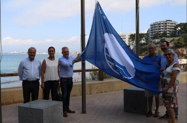 The hoisting of blue flags, a symbol of beach quality
