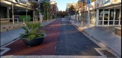 The renewal of the cycle lane of the Josep Carner street begins