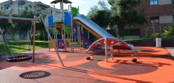 Salou tanca parcs i platges pel coronavirus