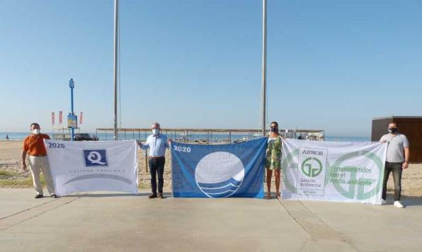 Different flags certify the quality of Salou's beaches
