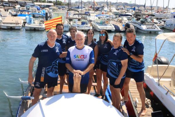 L'alcalde de Salou amb la tripulació del Bot Salvavides de Calafell