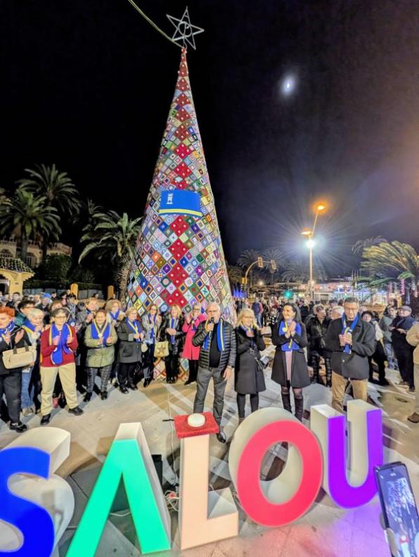 Salou tiene el &aacute;rbol de ganchillo m&aacute;s alto de Catalunya. Cedida