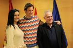 Edu Soto con el alcalde y la concejal de Fiestas de Salou