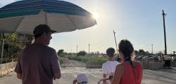 Mirando al cielo para ver el eclipse