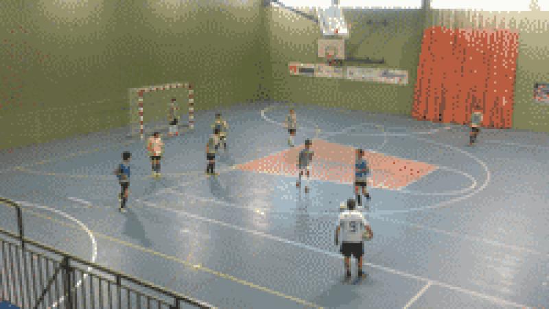 Un equip australi&agrave; de futbol sala entrena a Cambrils