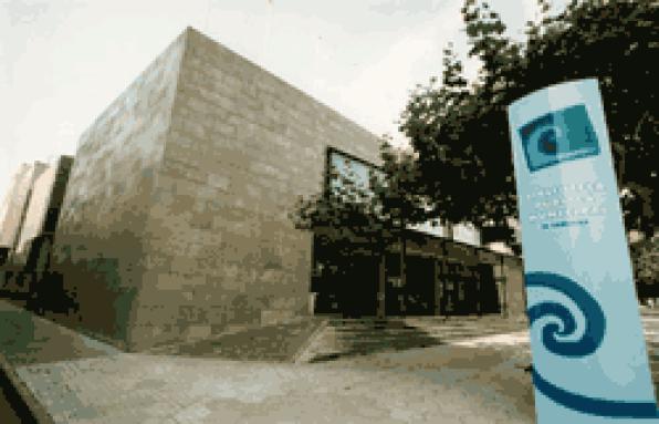 The Public Library of Cambrils has activities for summer 2011