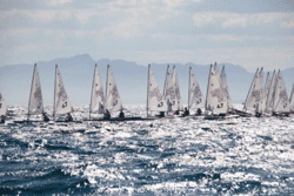 Más de 80 regatistas participan en el 6 º Trofeo Cambrils a Bon Port