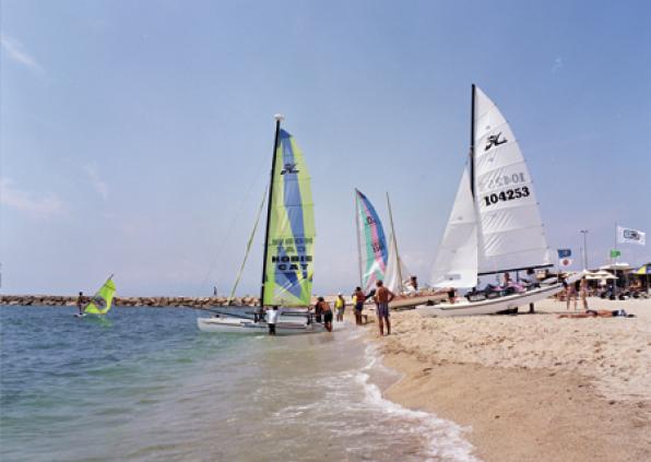 Las playas de Cambrils se ponen a punto para la temporada 2010