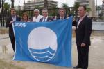 Salou luce las banderas que certifican la excelente calidad de sus playas