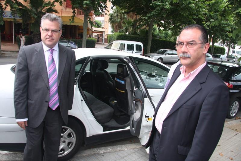 Taxistas de Salou, pioneros en un sistema que localiza v&iacute;a satelite el taxi libre m&aacute;s cercano