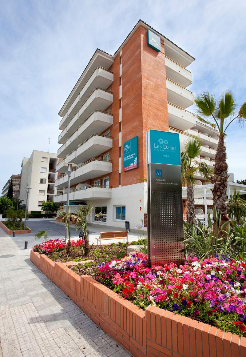 Vista del edificio de apartamentos Les D&agrave;lies de Salou