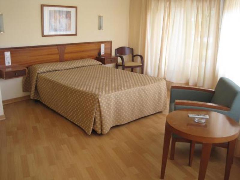 Hostal Oll&eacute;, Reus, Costa Dorada