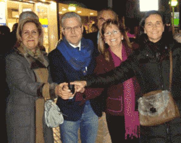 Salou enciende la iluminación festiva en las principales calles de la ciudad